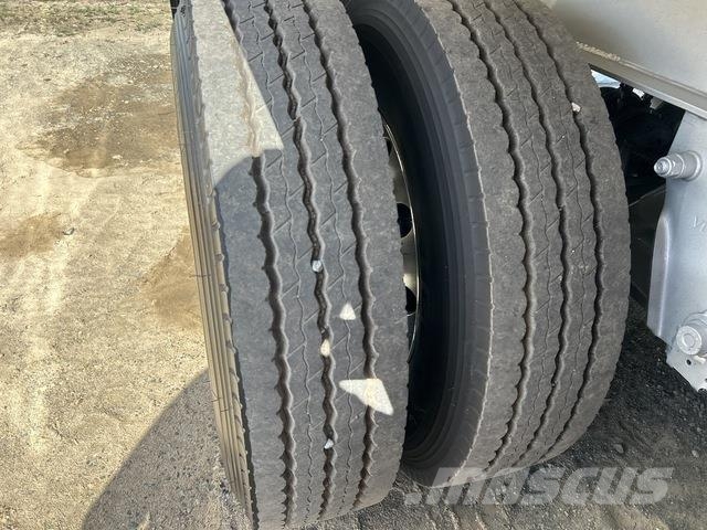 Vawdrey  مقطورات ذات هيكل صندوقي