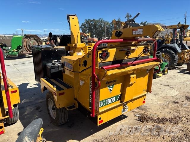 Vermeer BC1500 Drobilci lesa