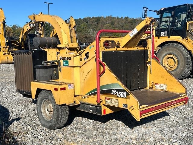 Vermeer BC1500 Drobilci lesa