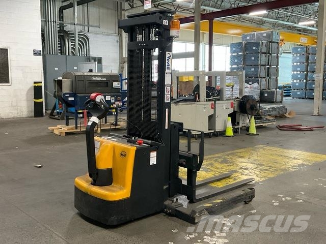  Vestil S-118-AA-FR Skyvemasttruck