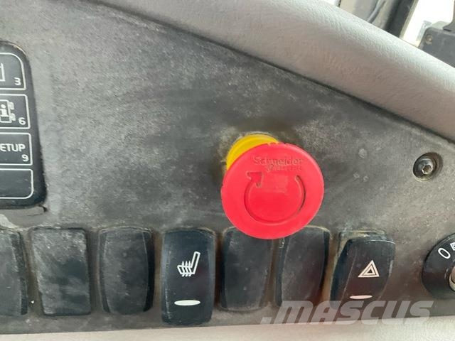 Volvo A25G Kloubové dempry