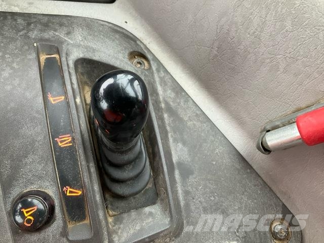 Volvo A25G Kloubové dempry