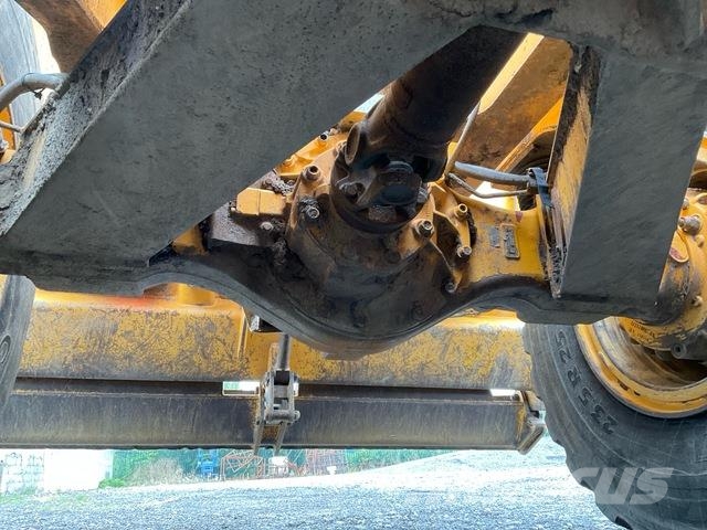 Volvo A25G Kloubové dempry