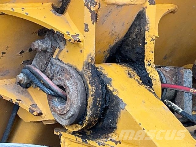 Volvo A25G Kloubové dempry