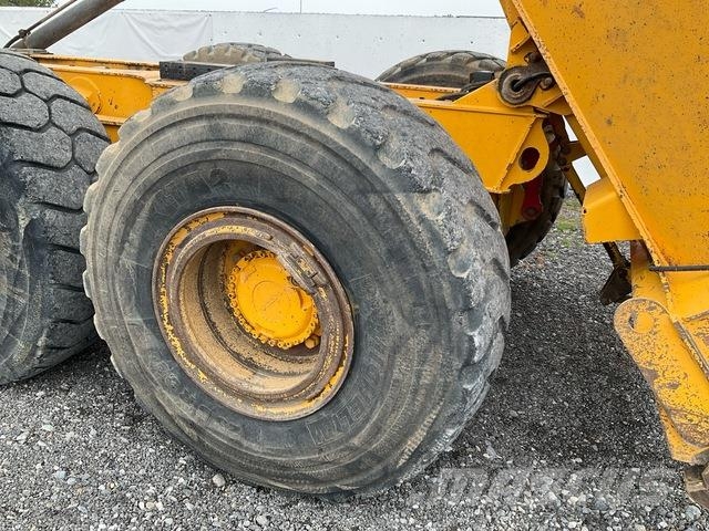 Volvo A25G Kloubové dempry