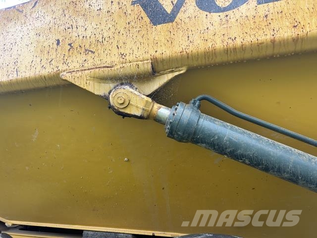 Volvo A30D Dumper - Knickgelenk