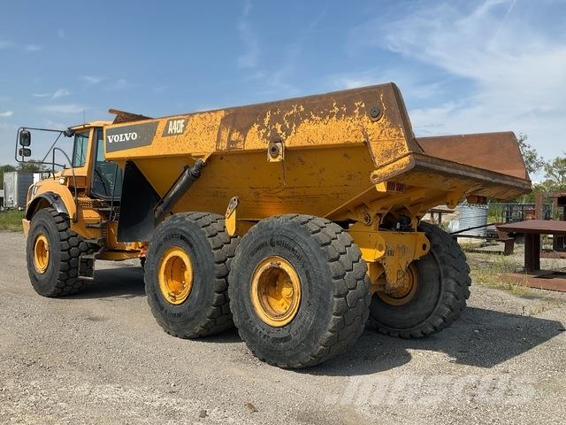 Volvo A40F アーティキュレート式ダンプトラック