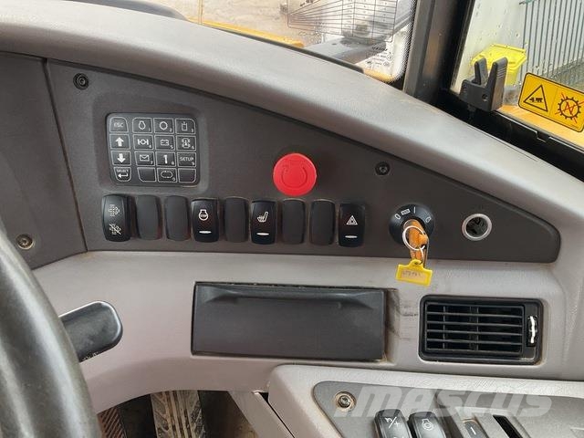 Volvo A40G Midjestyrd dumper