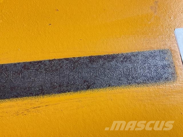 Volvo A40J Midjestyrd dumper