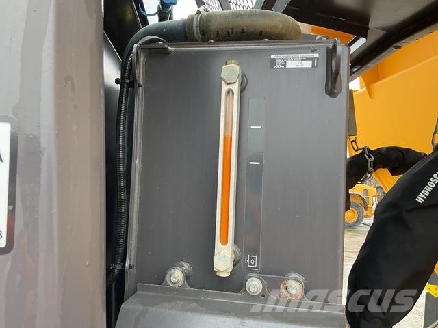 Volvo A40J Midjestyrd dumper
