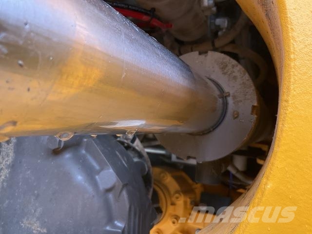 Volvo A40J Midjestyrd dumper