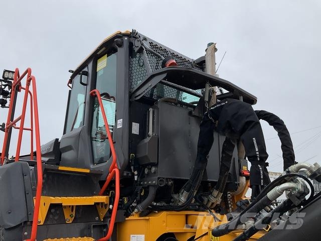 Volvo A40J Midjestyrd dumper