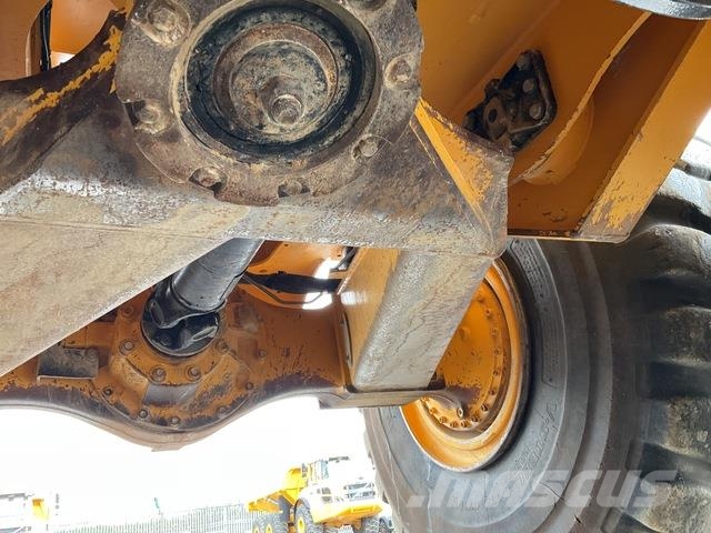 Volvo A40J Midjestyrd dumper
