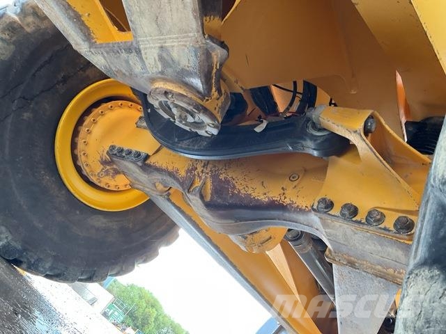 Volvo A40J Midjestyrd dumper