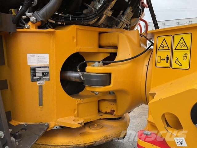 Volvo A40J Midjestyrd dumper