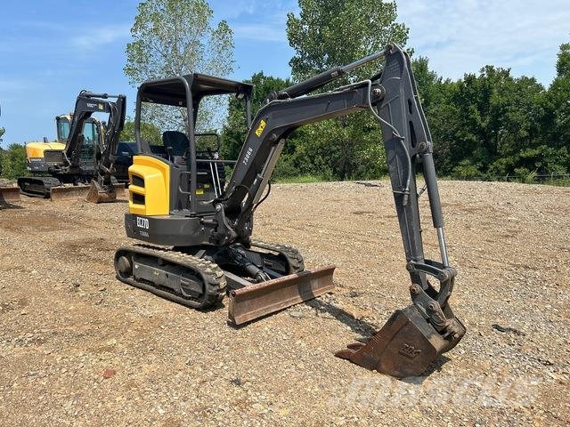 Volvo EC27D حفارات زحافة