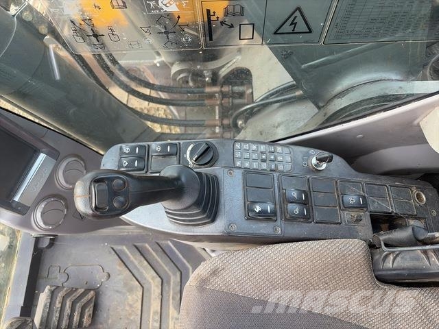 Volvo ECR235CL Pásové rýpadlá