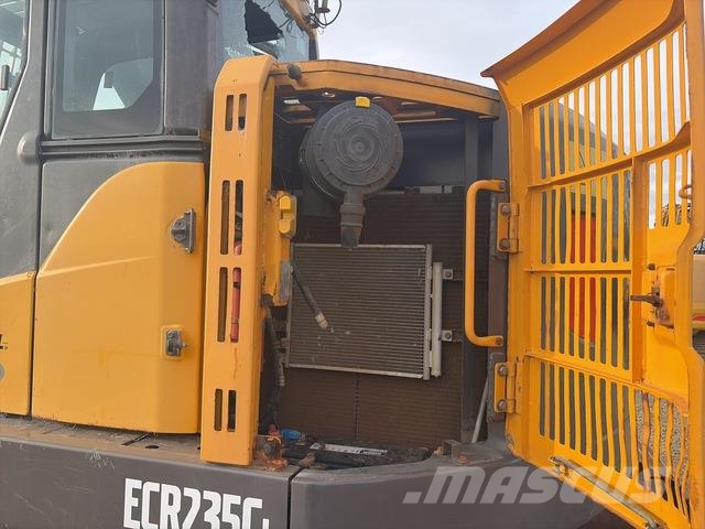 Volvo ECR235CL Pásové rýpadlá