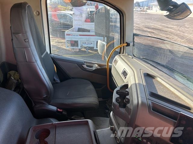 Volvo FM13 Camion ampliroll