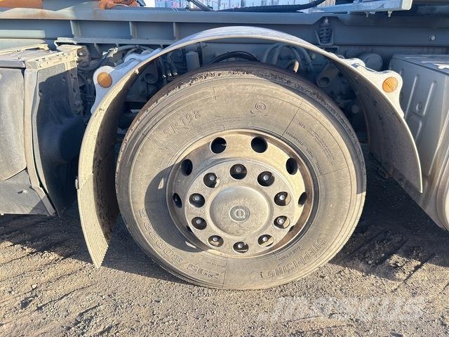 Volvo FM13 Camion ampliroll