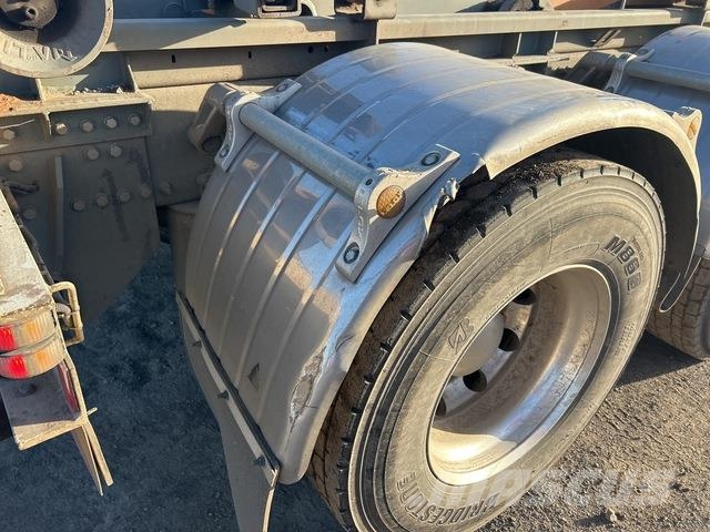 Volvo FM13 Camion ampliroll
