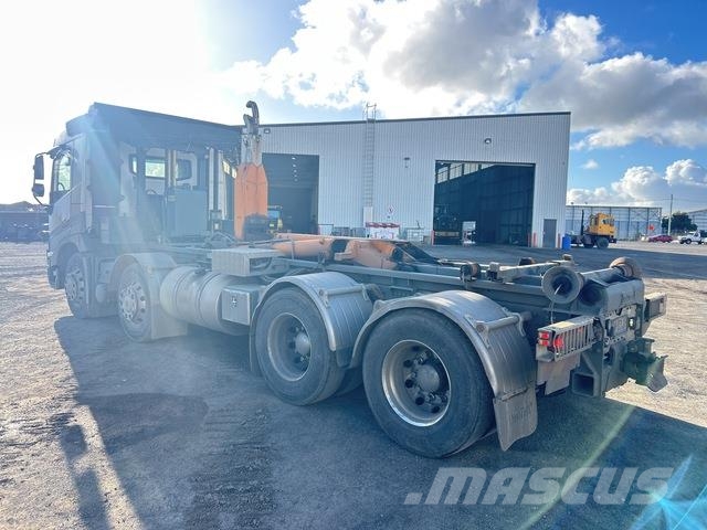 Volvo FMX13 Hook lift trucks