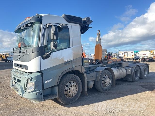 Volvo FMX13 Hook lift trucks