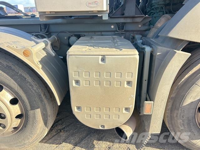 Volvo FMX13 Hook lift trucks