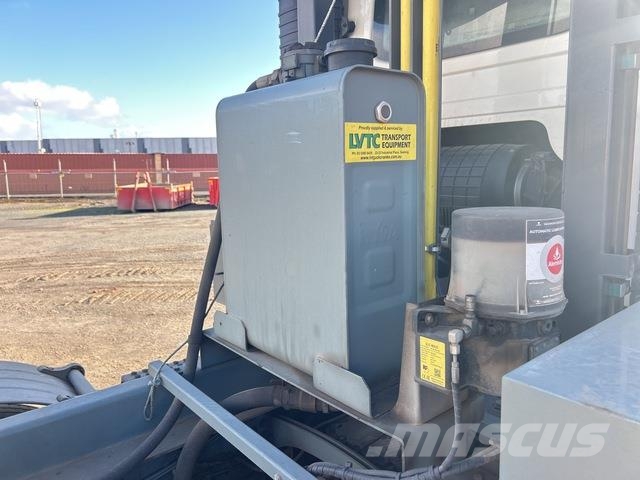Volvo FMX13 Hook lift trucks