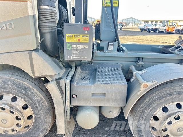 Volvo FMX13 Hook lift trucks