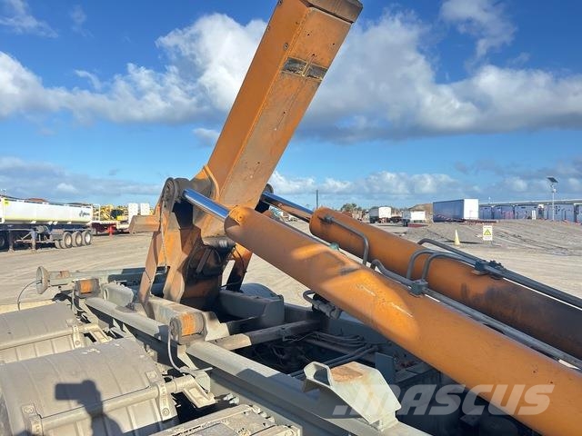 Volvo FMX13 Hook lift trucks