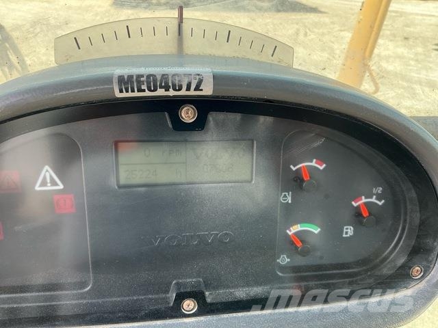 Volvo G780B Γκρέιντερς