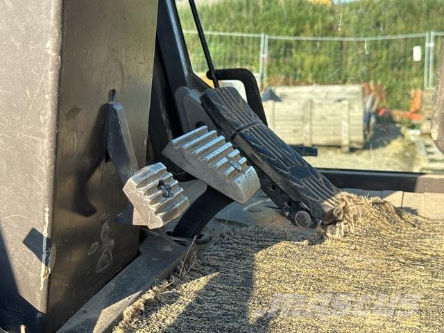 Volvo G946B Γκρέιντερς