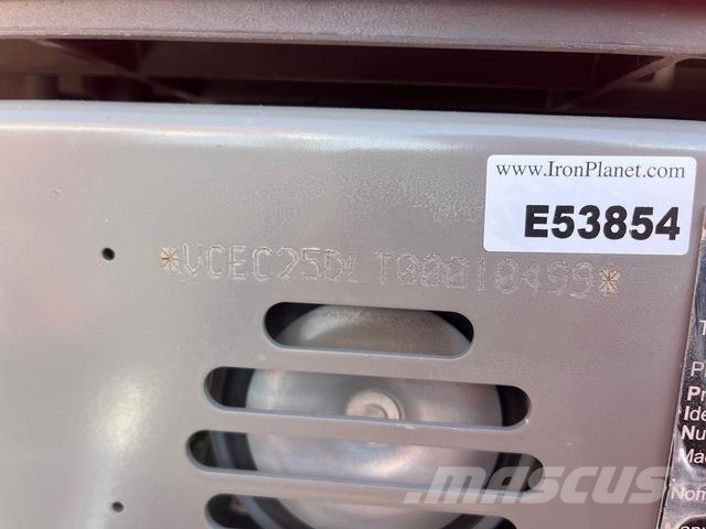 Volvo JECR25D Mini pelle < 7t