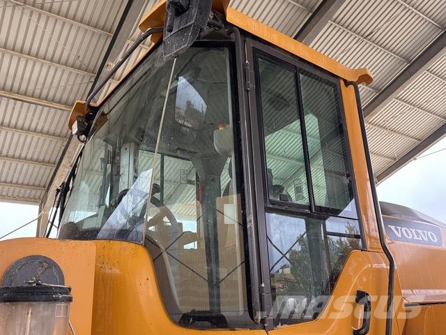 Volvo L220H Фронтальные погрузчики