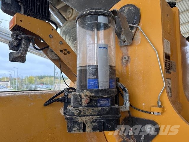 Volvo L220H Фронтальные погрузчики
