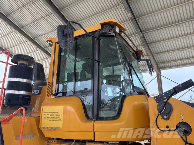 Volvo L220H Фронтальные погрузчики