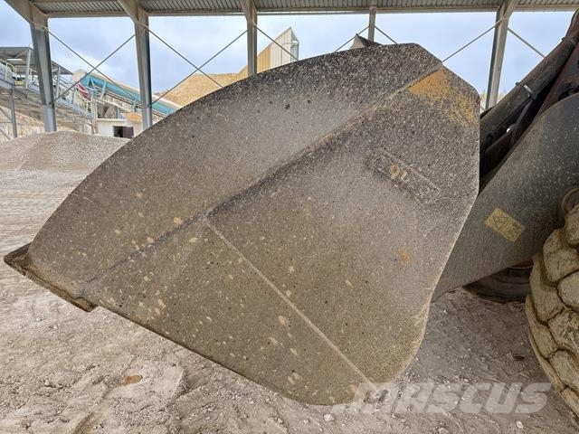 Volvo L220H Фронтальные погрузчики