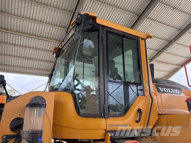 Volvo L220H Фронтальные погрузчики