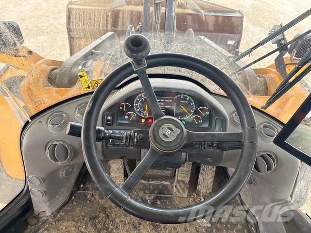 Volvo L220H Фронтальные погрузчики