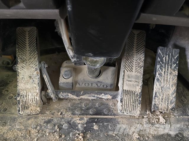 Volvo L220H Фронтальные погрузчики