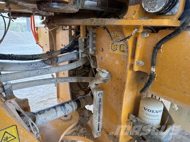 Volvo L220H Фронтальные погрузчики