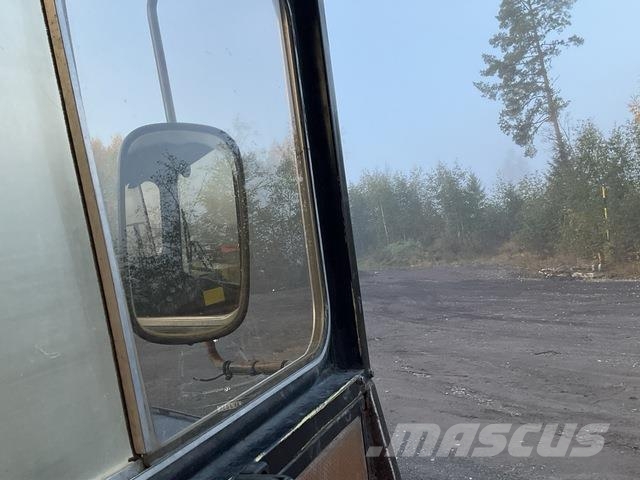 Volvo R32 Artikulētie pašizgāzēji