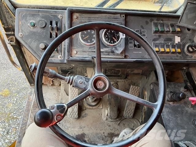 Volvo R32 Artikulētie pašizgāzēji