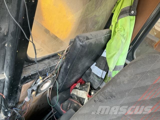 Volvo R32 Artikulētie pašizgāzēji