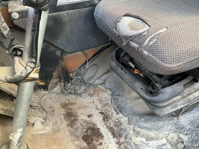 Volvo R32 Artikulētie pašizgāzēji