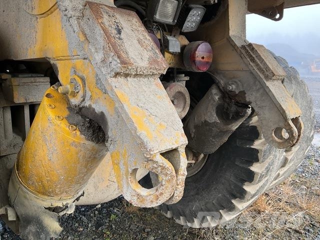 Volvo R32 Artikulētie pašizgāzēji