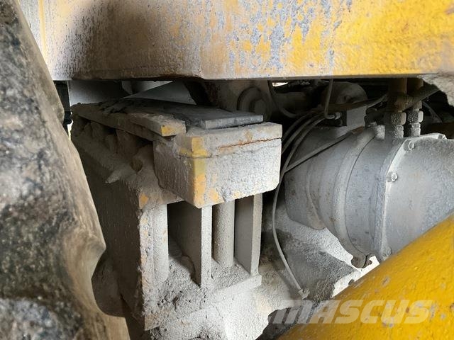 Volvo R32 Artikulētie pašizgāzēji
