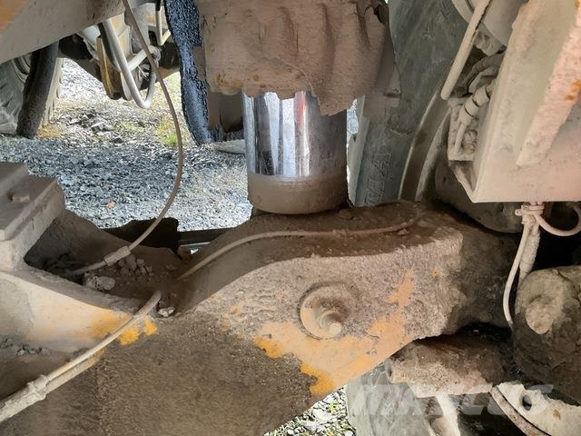 Volvo R32 Artikulētie pašizgāzēji