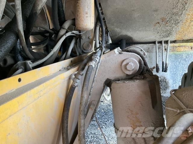Volvo R32 Artikulētie pašizgāzēji